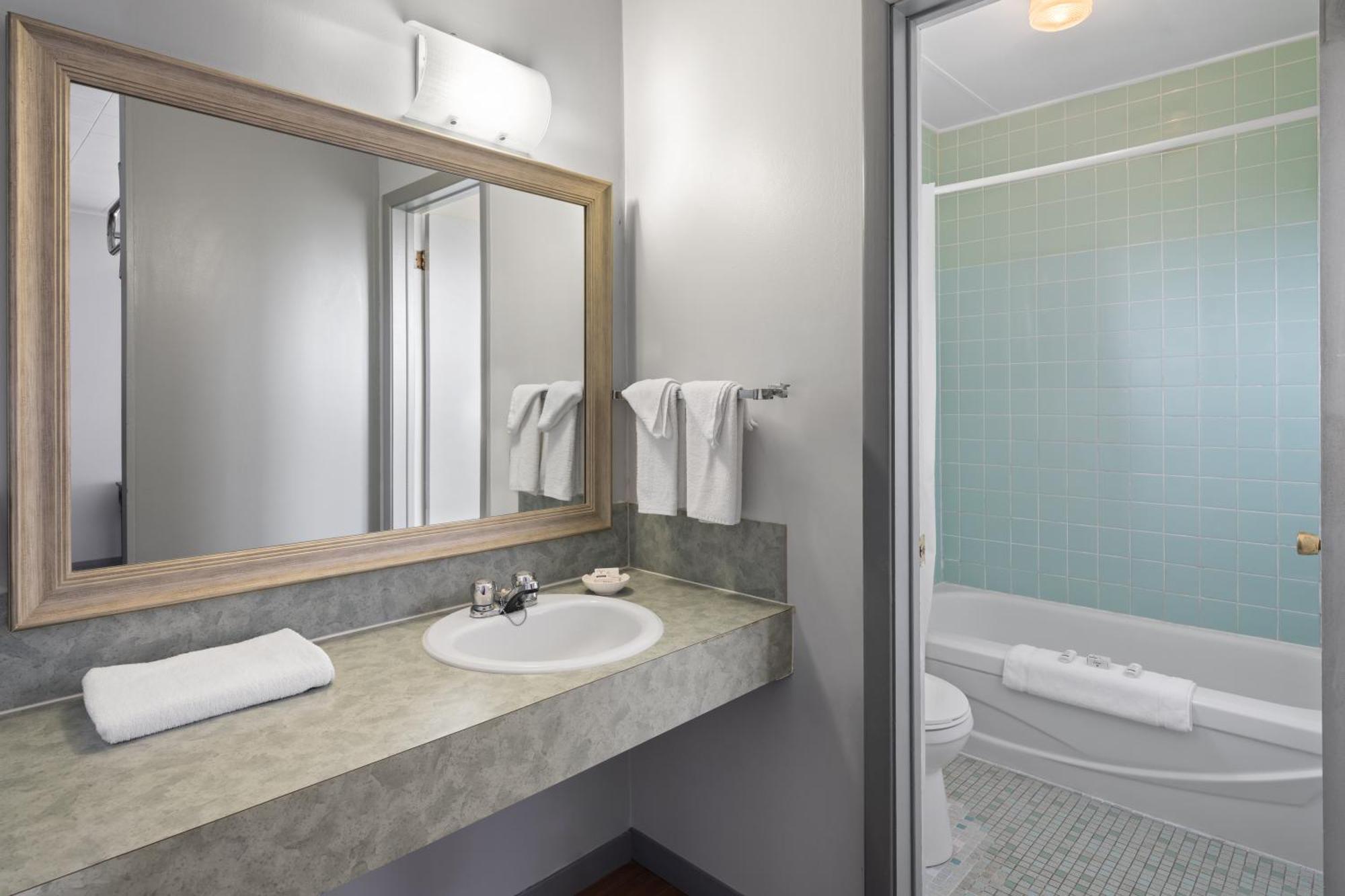 Travelodge By Wyndham Grand Falls Exterior photo