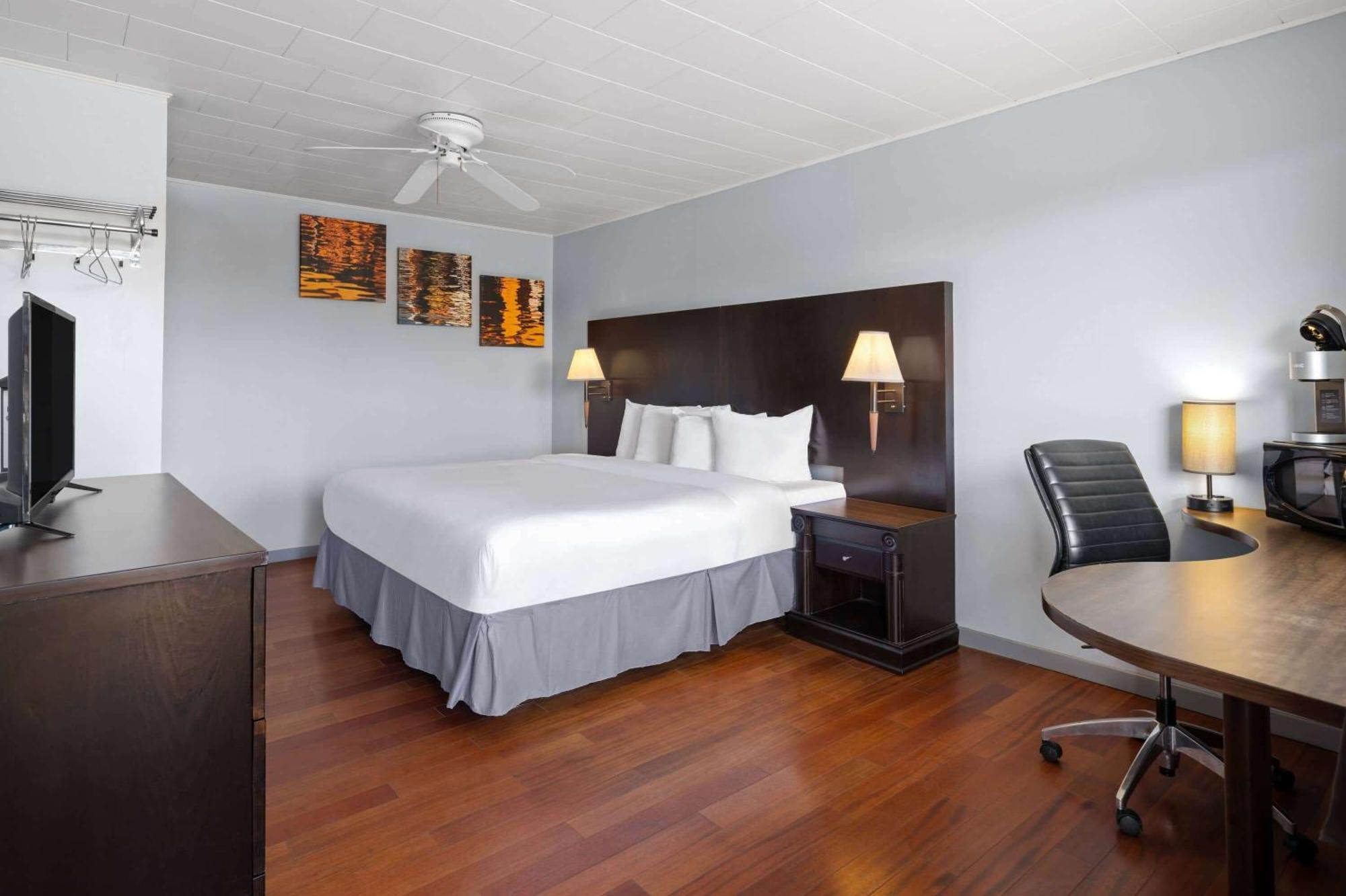 Travelodge By Wyndham Grand Falls Exterior photo
